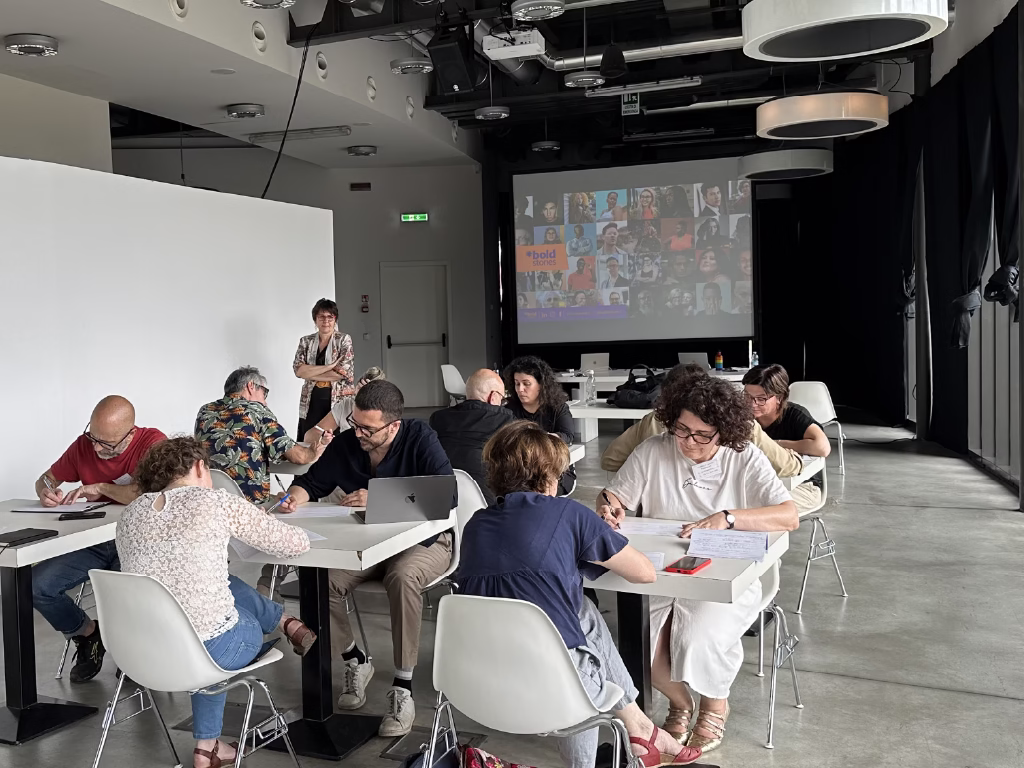 immagine del team del Centro Pecci al lavoro con Bold Stories